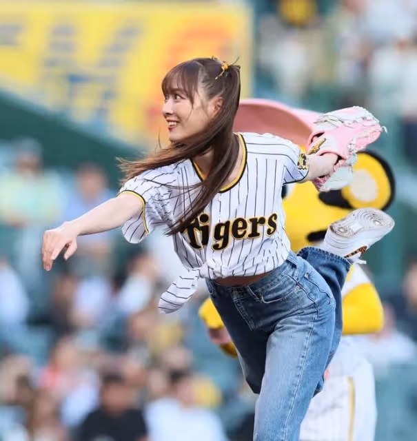 內田理央掀衣照亮投手丘　嗨翻甲子園球場台灣日