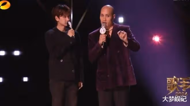 黃宣《歌手》「救場主持太強」登熱搜!網友狂贊:淘汰也別讓他走