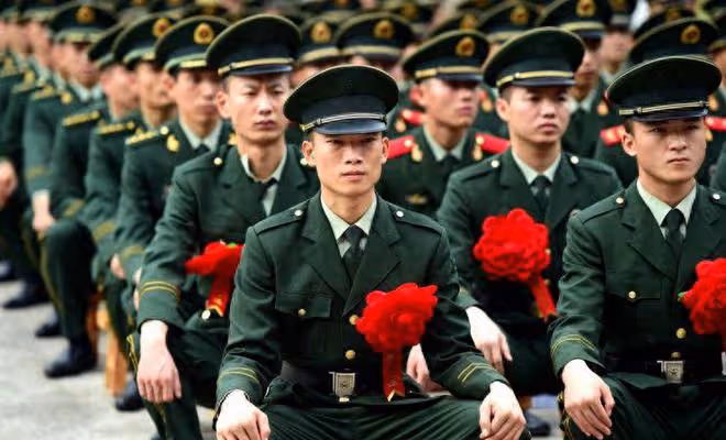 2018年,河南老兵30年生活被堂弟頂包,事情敗露竟想用3萬塊了事