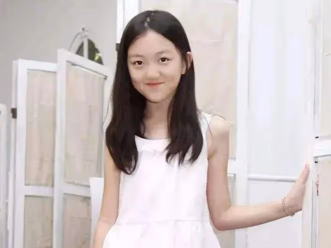 王菲女兒曬泳裝,被罵「蕩婦」,王菲:她只是不乖,但她沒有學壞