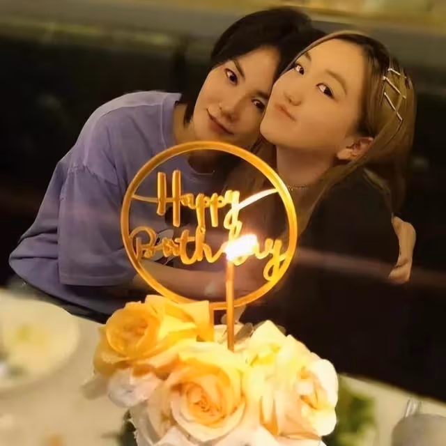 王菲女兒曬泳裝，被罵「蕩婦」，王菲:她只是不乖，但她沒有學壞
