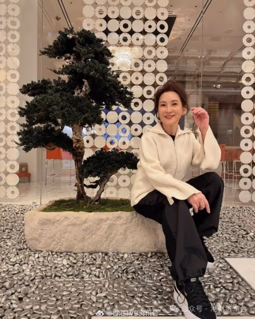 TVB女星20歲小兒罕現身！高大帥氣被封港版金秀賢