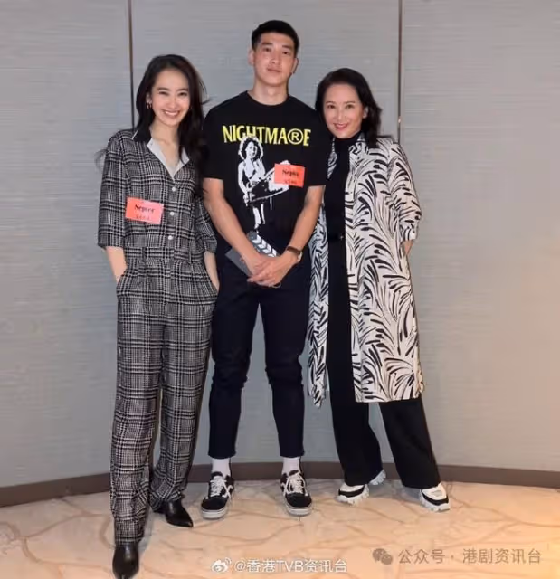 TVB女星20歲小兒罕現身！高大帥氣被封港版金秀賢