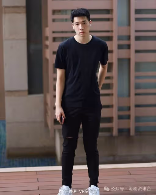 TVB女星20歲小兒罕現身!高大帥氣被封港版金秀賢