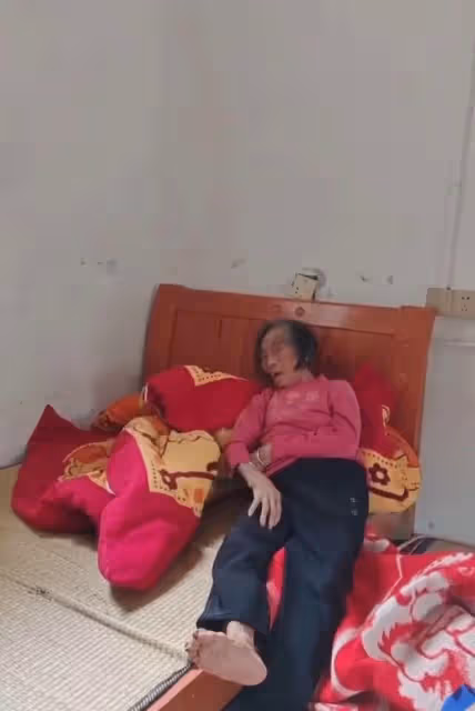 兒媳想讓姑子出錢照顧92歲婆婆,每人給500竟被回絕,兒媳很不解