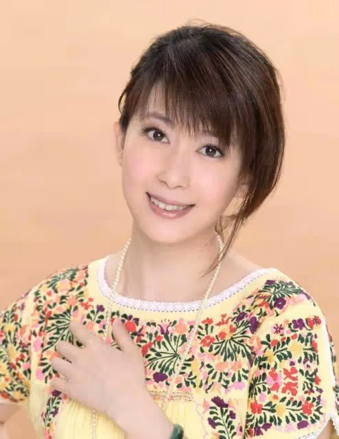 她是玉女派歌手,一度想要出家,被丈夫家暴還陷入「出櫃」風波?一生太坎坷