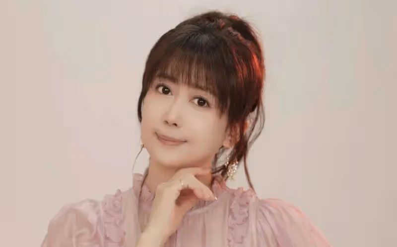 她是玉女派歌手,一度想要出家,被丈夫家暴還陷入「出櫃」風波?一生太坎坷