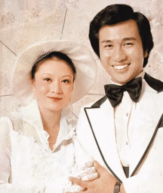 她花容月貌渾身都是戲，夫妻恩愛40年，64歲去世後丈夫悲痛欲絕