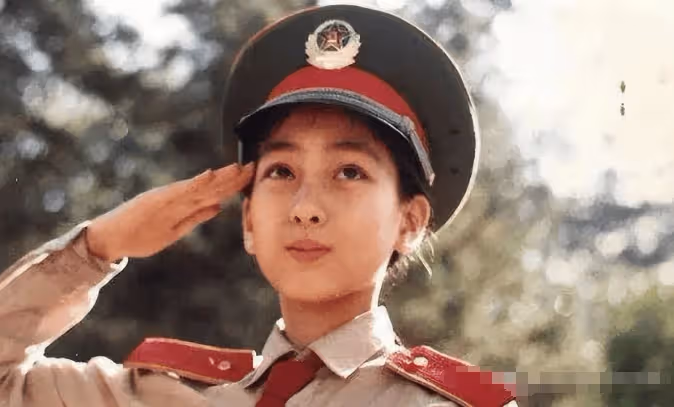 她當年真的很漂亮，出道就是大女主，可惜如今成了「笑話」