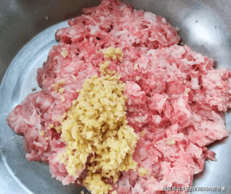 餃子肉餡怎麼調才香?千萬別放料酒,牢記正確做法,餃子噴香流汁
