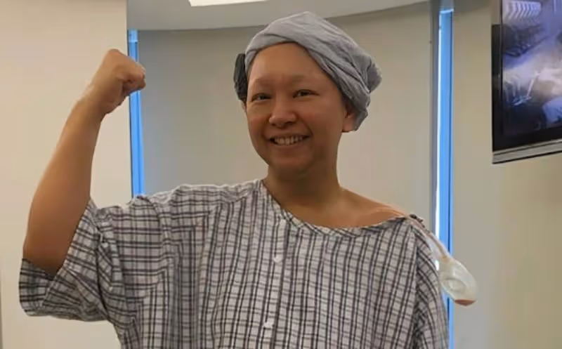 香港女星陳秋霞患乳腺癌,滿頭白髮顯滄桑,不考慮做乳房重建手術