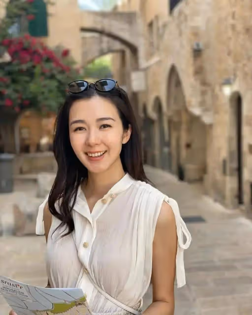 拍廣告惹爭議,TVB前學霸港姐冠軍四字回應,曾因結婚擺酒席而大出風頭