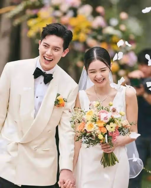 拍廣告惹爭議,TVB前學霸港姐冠軍四字回應,曾因結婚擺酒席而大出風頭