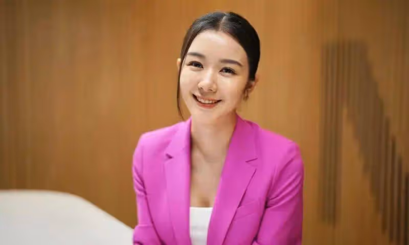 拍廣告惹爭議,TVB前學霸港姐冠軍四字回應,曾因結婚擺酒席而大出風頭
