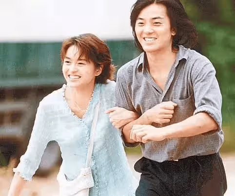 56歲鄭伊健夫婦日本被偶遇,蒙嘉慧日語流利對話,已融入當地生活