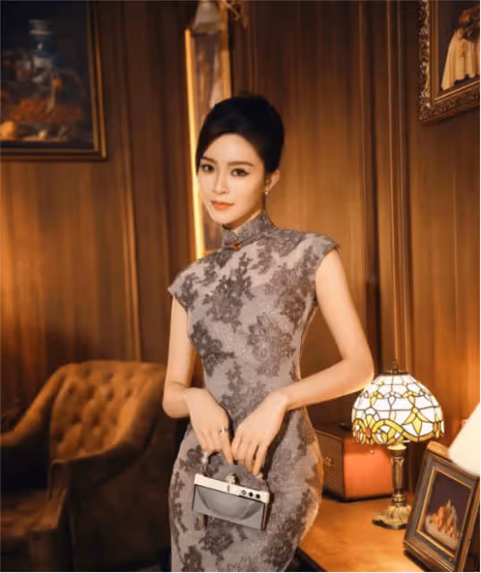曾是嫩模屆鼻祖，如今事業如日中天，比肩昔日頂流姐妹