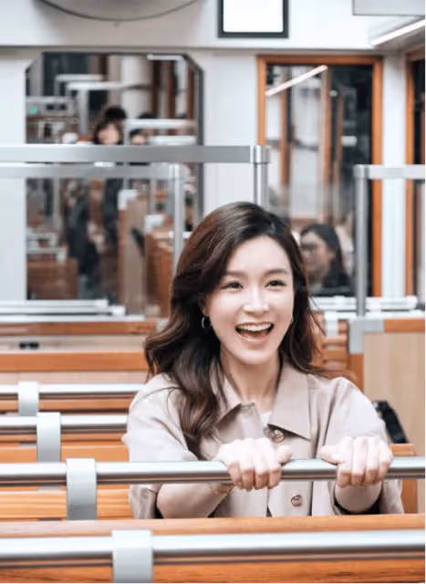 曾是嫩模屆鼻祖，如今事業如日中天，比肩昔日頂流姐妹