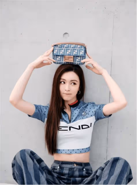 曾是嫩模屆鼻祖，如今事業如日中天，比肩昔日頂流姐妹
