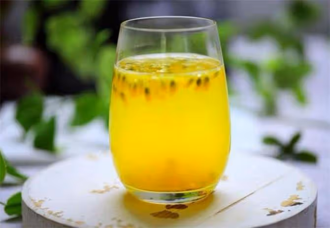 教你在家自製百香果蜂蜜飲,酸甜可口冰涼解暑,做法非常簡單