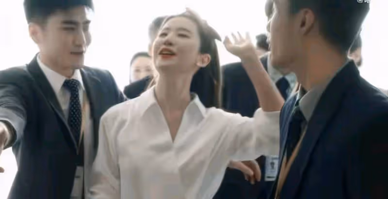 好傢夥！劉亦菲新劇開播就被差評一片，觀眾的差評理由出奇一致
