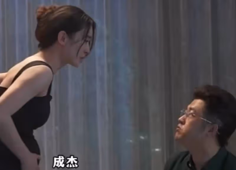 演「變態」!這一次,有「頭髮」的包貝爾,終於令觀眾拍案叫絕了