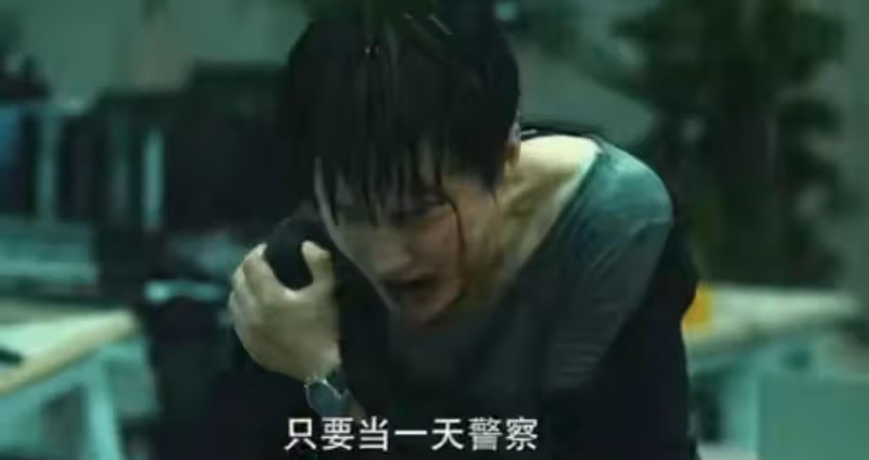 演「變態」！這一次，有「頭髮」的包貝爾，終於令觀眾拍案叫絕了