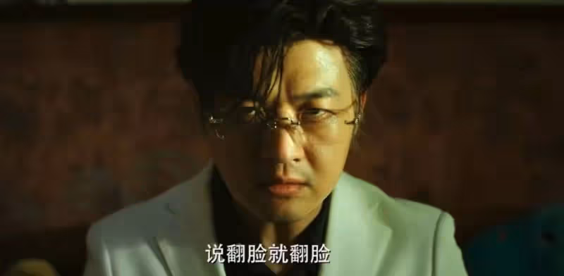 演「變態」！這一次，有「頭髮」的包貝爾，終於令觀眾拍案叫絕了