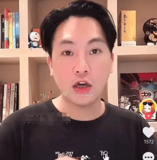 汪小菲直播間曝猛料:小玥玥要求給她買房子,網友:別上當,大S又使陰招