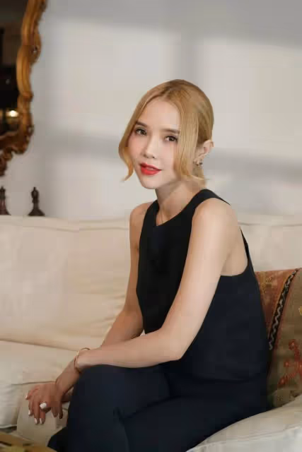 香港女歌手離婚仍未走出情傷，身形暴瘦疑患厭食症，亮相TVB被網友吐槽