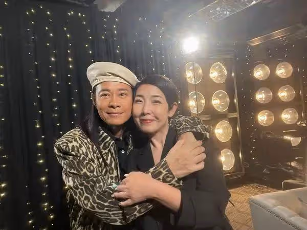 TVB資深主持被批訪問技巧差,全程只為討好嘉賓,網友直言很失望