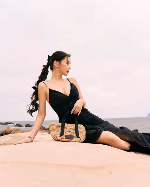 蔡瑞雪海邊辣曬美乳　用ALLSAINTS當起叛逆美少女
