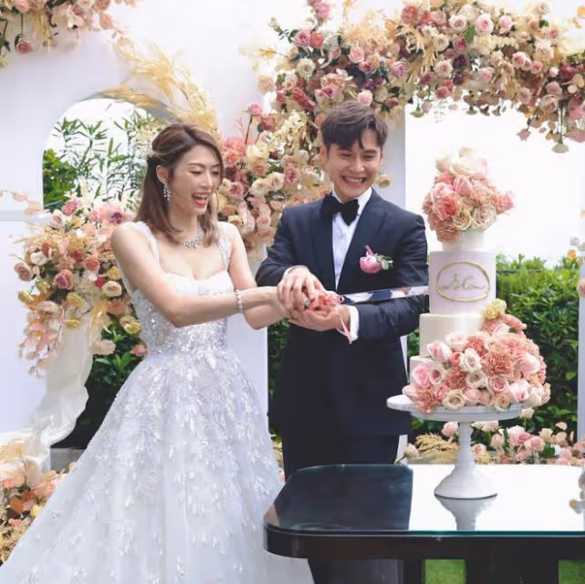 長腿港星懷孕上圍升級,自稱達人生高峰!網友直呼最美孕婦