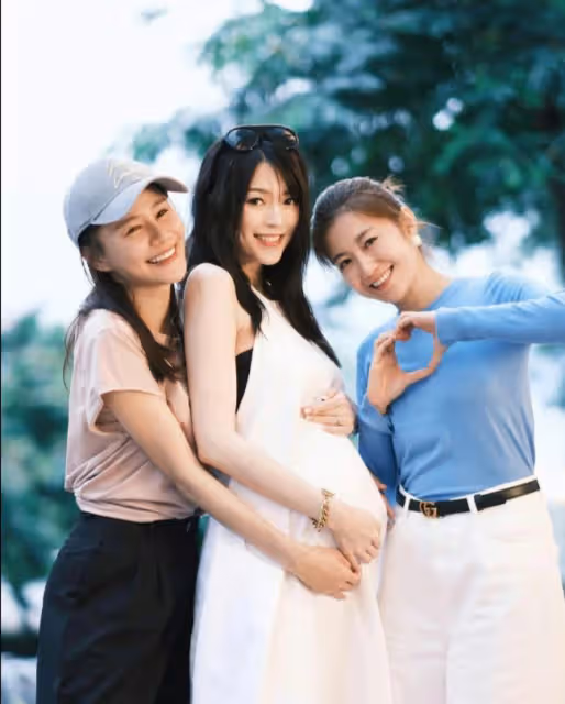 長腿港星懷孕上圍升級,自稱達人生高峰!網友直呼最美孕婦