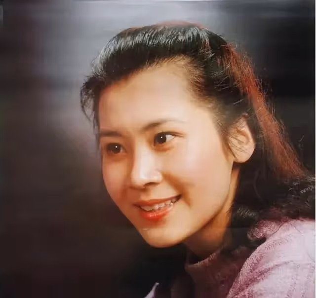 她曾是國家一級演員,享「正軍級」待遇,如今66歲仍單身一人