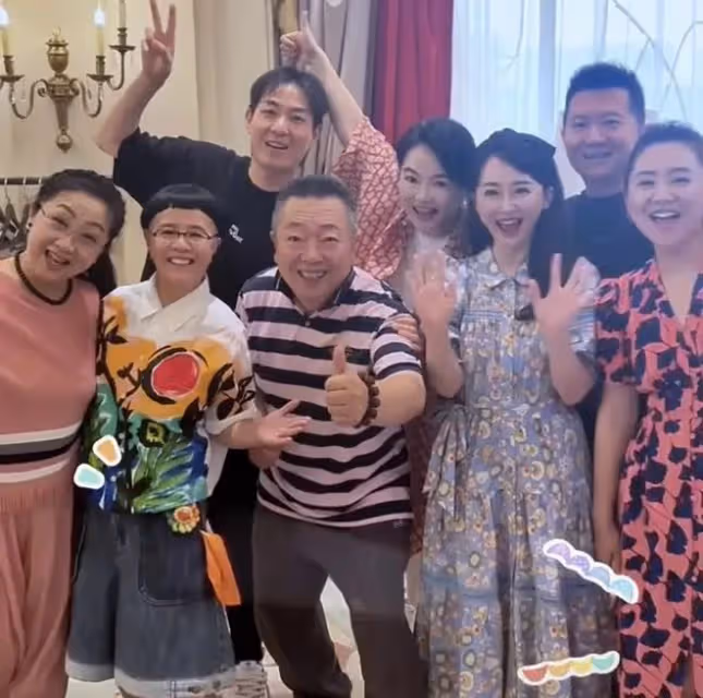 金龜子為外孫辦百天宴!多位少兒主持人現身,王寧站身後老太多!