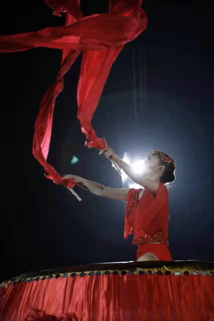 回顧地震中喪失雙腿的廖智,6年後再嫁華裔學霸,兒女雙全很幸福
