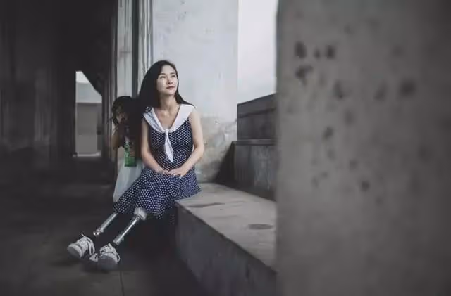 回顧地震中喪失雙腿的廖智,6年後再嫁華裔學霸,兒女雙全很幸福