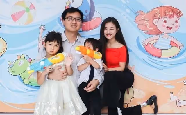 回顧地震中喪失雙腿的廖智,6年後再嫁華裔學霸,兒女雙全很幸福