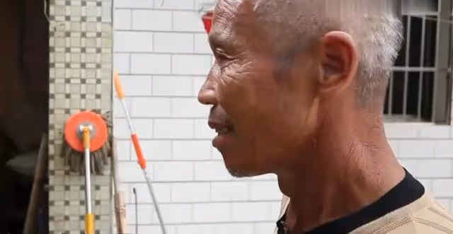 15年湖南老人下葬3年後突然回村,DNA檢測失誤,15萬喪葬費埋錯人