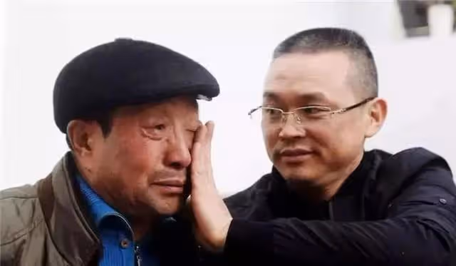 1997年,吉林19歲海軍士兵為救落水男子犧牲,好戰友替他盡孝25年
