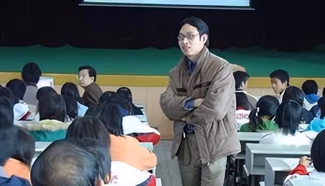 08年汶川地震,丟下學生逃跑的北大才子「范跑跑」,後來怎麼樣了