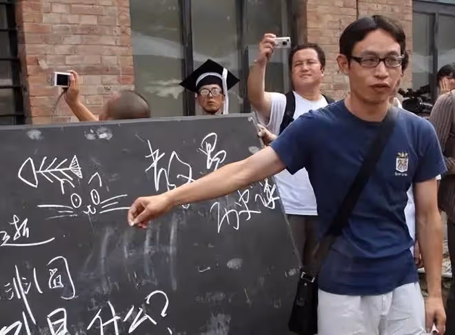 08年汶川地震,丟下學生逃跑的北大才子「范跑跑」,後來怎麼樣了