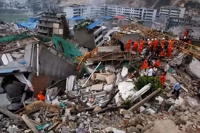 08年汶川地震,丟下學生逃跑的北大才子「范跑跑」,後來怎麼樣了