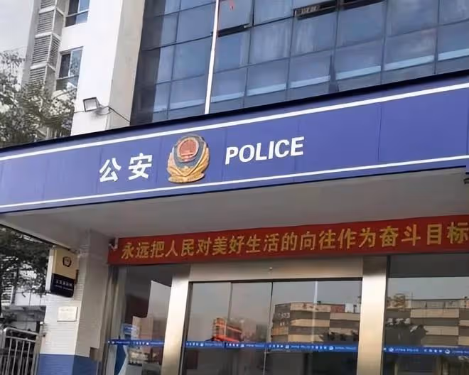 15年前被遺棄女孩找到親生父親,孝敬11年被告知是假的,後來如何