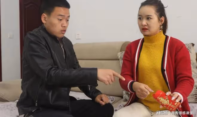 我月薪2萬,妻子總在娘家說我沒本事,小舅子結婚才明白老婆苦心