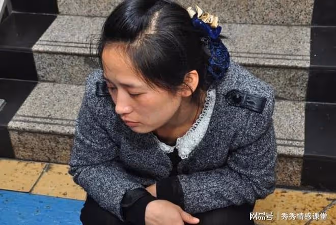 兒子結婚,大姑姐隨禮6百二姑姐2萬,吃完喜宴大姑姐悄悄拽住了我