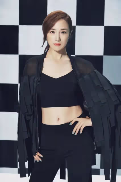 她曾是古裝第一美人,被狗咬毀容後,如今40歲靠演壞女人翻身