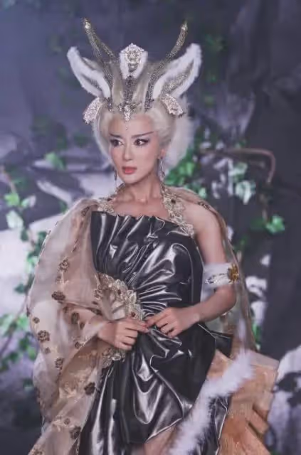 她曾是古裝第一美人,被狗咬毀容後,如今40歲靠演壞女人翻身
