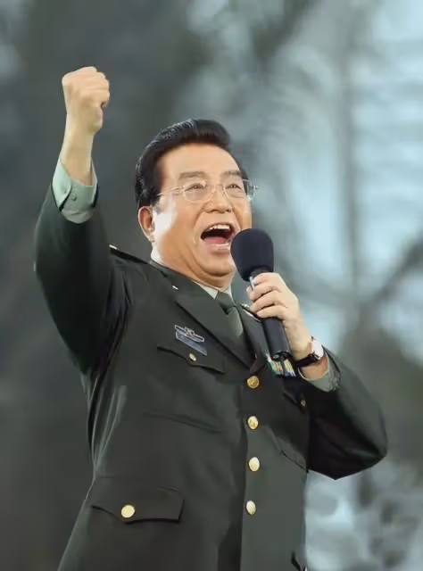 他是李雙江長子:從未享受過父愛,卻承擔起父親和繼母晚年生活