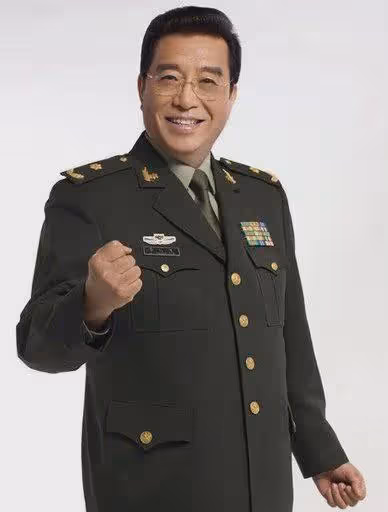 他是李雙江長子:從未享受過父愛,卻承擔起父親和繼母晚年生活